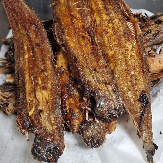 sole cuisiné à l'huile végétale et disposé dans une assiette