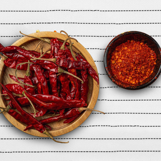 Piment long et moulu présenté